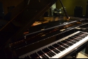 宮城県仙台市宮城野区の音楽スタジオ recording area FUNNEL数々のアーティストが使用してきた YAMAHA G3。
レコーディング前に試奏も可能です。 宮城県仙台市宮城野区の音楽スタジオ recording area FUNNEL数々のアーティストが使用してきた YAMAHA G3。
レコーディング前に試奏も可能です。
