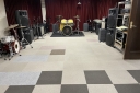 東京都江東区福住の音楽スタジオ　SOS-MUSIC STUDIO35畳（63㎡）広いスタジオです
スタジオライブは椅子が40脚セット