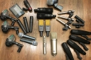 東京都品川区の音楽スタジオ Crunch StudioNeumann 87、AKG 414、Royer Labs R-121、Neumann KM184、AKG C451をはじめ、歌〜ドラムまでに対応したマイク群。 東京都品川区の音楽スタジオ Crunch StudioNeumann 87、AKG 414、Royer Labs R-121、Neumann KM184、AKG C451をはじめ、歌〜ドラムまでに対応したマイク群。