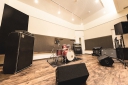 千葉県松戸市の音楽スタジオ 松戸STUDIO DUGOUT217畳、天井高3,500mm。ストレスなくご利用いただけます。鏡もありますので少人数であればダンスレッスンも可能です。 千葉県松戸市の音楽スタジオ 松戸STUDIO DUGOUT217畳、天井高3,500mm。ストレスなくご利用いただけます。鏡もありますので少人数であればダンスレッスンも可能です。